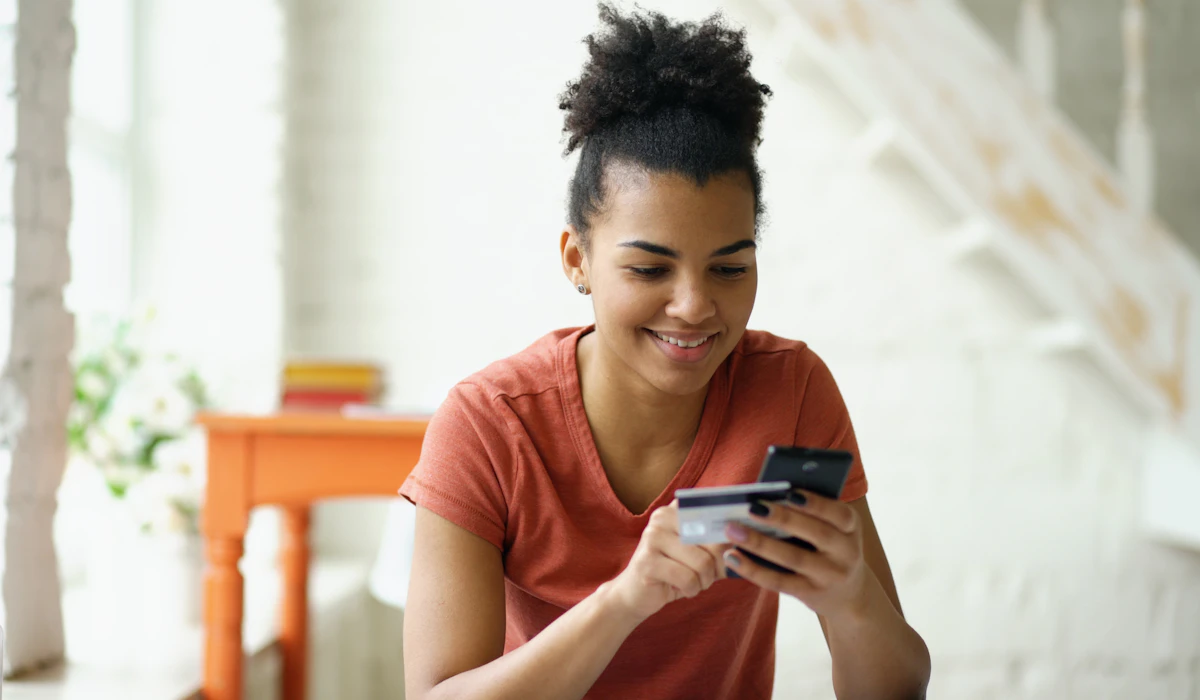 Si tu cliente paga a medianoche, ¿cuándo vuelve su internet?